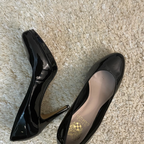 Vince Camuto Black Pumps - Picture 3 of 4